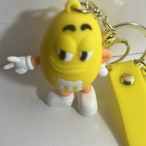 M&M Yellow Keychain/Keyring/Bag Charm NWT - Picture 4 of 4